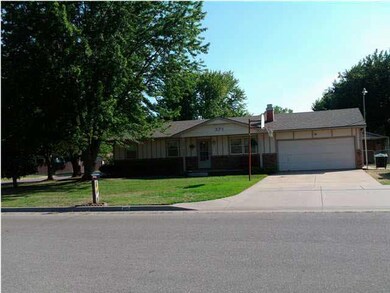 FRONT OF HOME GREAT NEIGHBORHOOD ON CORNER LOT