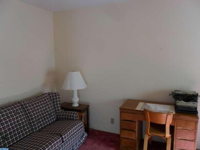 565 Fernwood Ave, Saint Clair, PA 17970 - photo 4