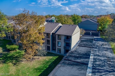 1105 Canyon View Rd unit 106, Northfield, OH 44067 - photo 2