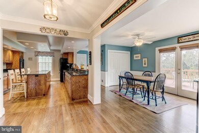 13005 Heil Manor Dr, Reisterstown, MD 21136 - photo 6