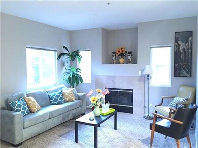 Awesome Top level end unit location for extra ligh