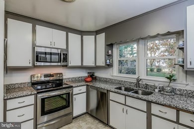 7904 Clearfield Rd, Frederick, MD 21702 - photo 3