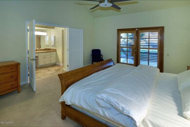 Master Bedroom2