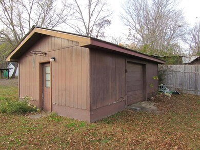 223 Southwood Dr, Linden, TN 37096 - photo 7