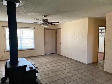 819 W D Ave, Cache, OK 73527 - photo 5