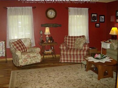 402 Pebble Creek Dr, Fraziers Bottom, WV 25082 - photo 5