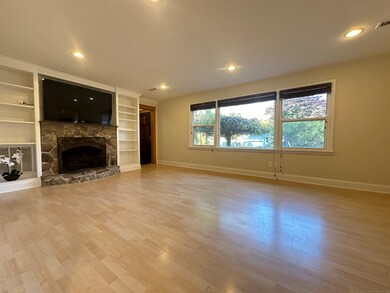 7 Peaceful Ln, Norwalk, CT 06851 - photo 4