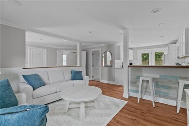 19 Warren Ave unit 19, Middletown, RI 02842 - photo 2