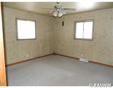 2807 Crestwood Rd, Eau Claire, WI 54703 - photo 4