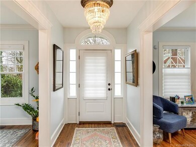 Great floor plan and natural light