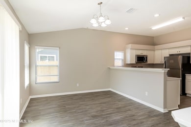 006-photo-breakfast-nook-8312667