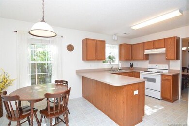 1092 Valley Forge Dr, Clover, SC 29710 - photo 2