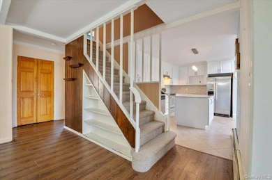 126 Swan Ln, Levittown, NY 11756 - photo 4