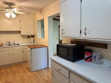 660 Cedar Dr, Ashburn, GA 31714 - photo 5