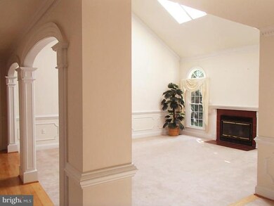 2124 Robin Way Ct, Vienna, VA 22182 - photo 3