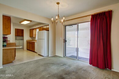 004_Dining Room To Kitchen
