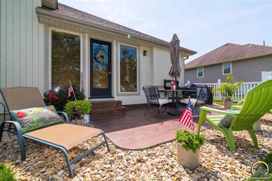 4023 SW Wanamaker Rd, Topeka, KS 66610 - photo 2