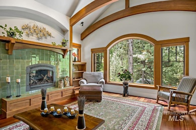 1460 Crown Point Pkwy, Cascade, ID 83611 - photo 3