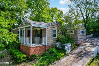 745 Thurmond--4