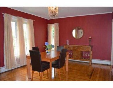 Dining Room. Dining room with direct access to bot