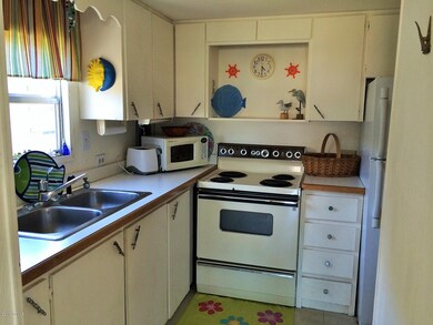 1530 Salter Path Rd unit 53 Tradewinds MHP, Atlantic Beach, NC 28512 - photo 3