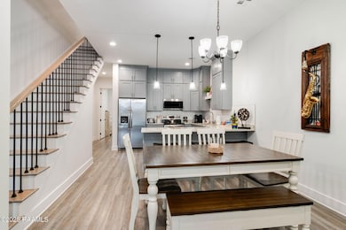7-web-or-mls-711 E Main St. 1-7