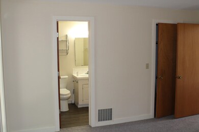 23 Boyle St, Lincoln, NH 03251 - photo 6