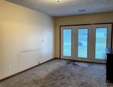 405 Dean St, Mitchell, IN 47446 - photo 3