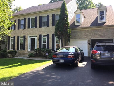 8953 Cross Chase Cir, Lorton, VA 22079 - photo 2