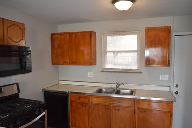 638 E Jenkins Ave unit B, Columbus, OH 43207 - photo 3