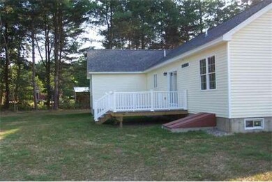 21 E Wayland Dr, Greenfield, MA 01301 - photo 3