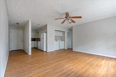 906 N Lbj Dr unit 4, San Marcos, TX 78666 - photo 5