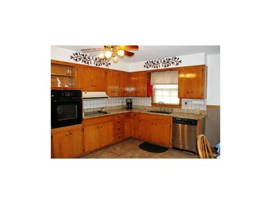 Huge kitchen!!