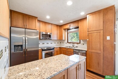 13005 Fowler Cir, Omaha, NE 68164 - photo 4