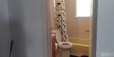 2nd floor bathroom