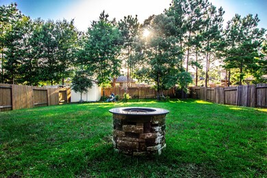 Enjoy the privacy of your Great backyard