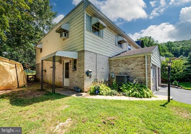 820 Rabbit Ln, Reading, PA 19606 - photo 5