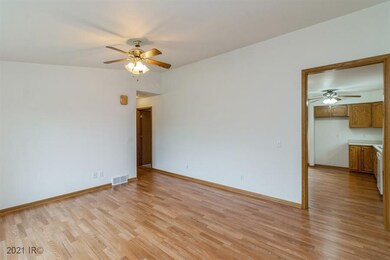 3239 E Clinton Ave, Des Moines, IA 50317 - photo 5