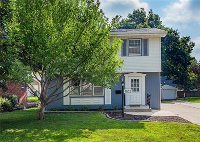 1533 43rd St, Des Moines, IA 50311 - photo 2