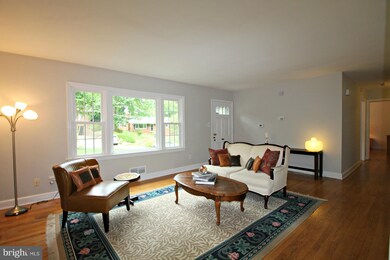 2235 Highland Ave, Falls Church, VA 22046 - photo 5