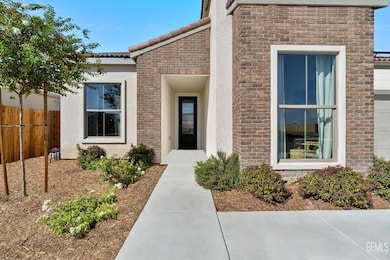 7312 Peach Grove Ln, Bakersfield, CA 93313 - photo 3