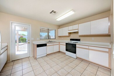 8567WCarolAve007