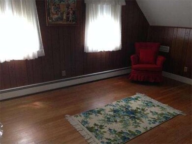 40 Sycamore St, Holyoke, MA 01040 - photo 6