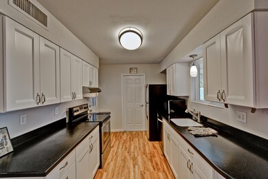 10020 W Cumberland Dr, Sun City, AZ 85351 - photo 7