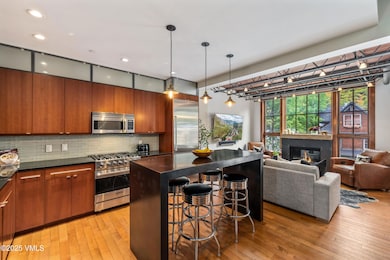 HR. 421 Main St R2. 05