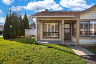 1552 Ranchview Dr unit 1552, Naperville, IL 60565 - photo 3