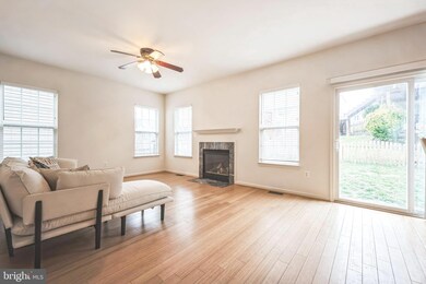 5553 Hobsons Choice Loop, Manassas, VA 20112 - photo 4