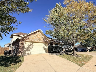 661 Shotwell St, Crowley, TX 76036 - photo 4