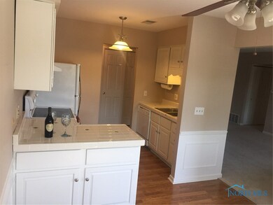 Nice circular floor plans makes for great entertai
