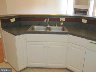 2526 Running Wolf Trail, Odenton, MD 21113 - photo 4